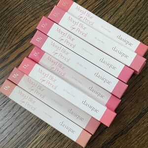Dasique mood blur lip pencil - 8 pencils in 8 shades